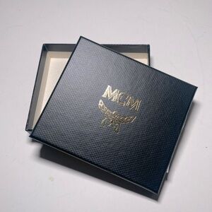 New. MCM compact box